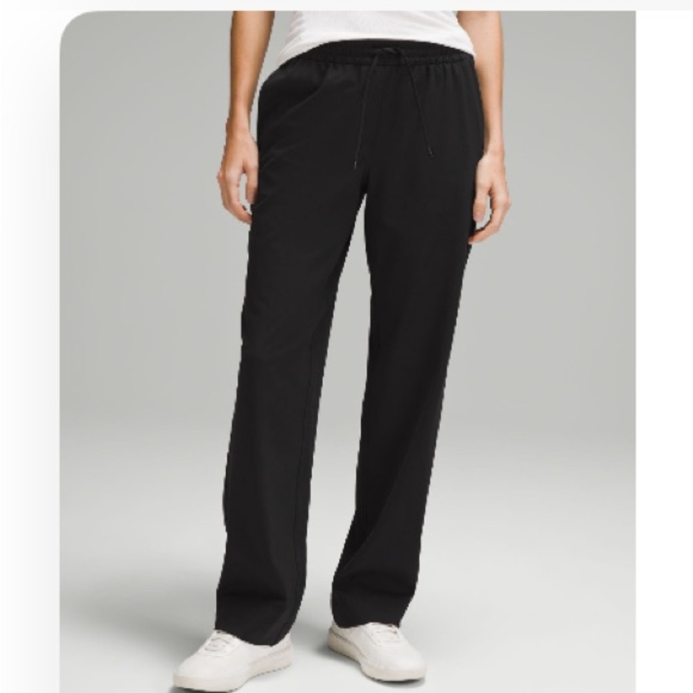 Lululemon Straight Leg mid rise Luxtreme pant, size M